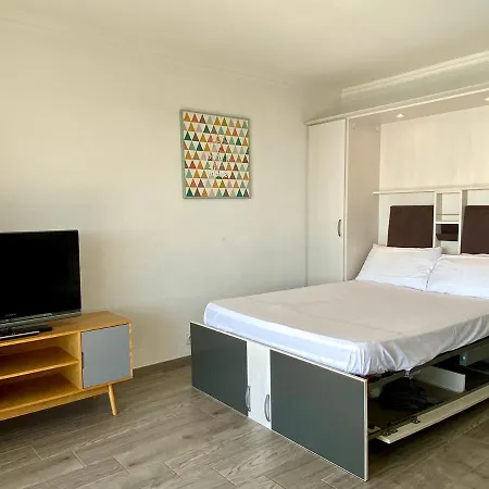 Appartement Standing Center Bay T1, 8, Avec Vue Mer Et Parking Antibes