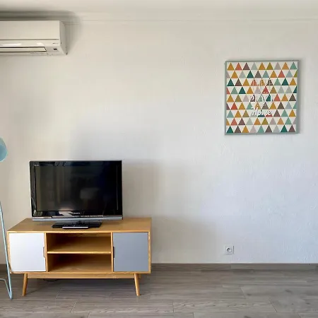 Appartement Standing Center Bay T1, 8, Avec Vue Mer Et Parking Antibes