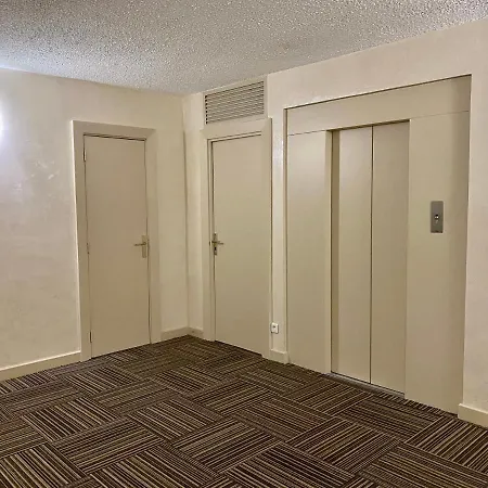 Appartement Standing Center Bay T1, 8, Avec Vue Mer Et Parking Antibes