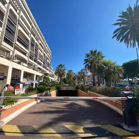 Standing Center Bay T1, 8, Avec Vue Mer Et Parking Appartement Antibes
