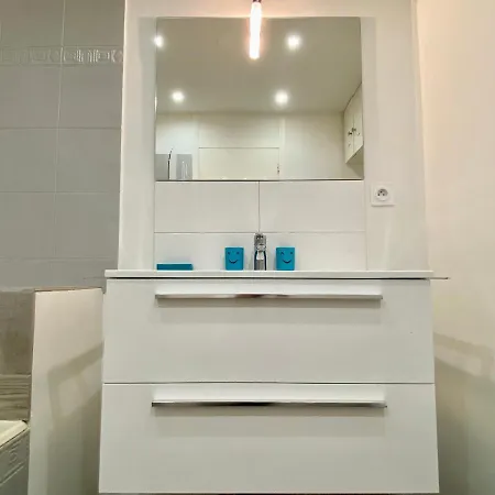 Appartement Standing Center Bay T1, 8, Avec Vue Mer Et Parking